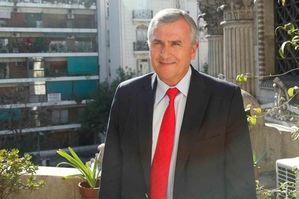 Gobernador jujeño defendió el “coqueo” mediante un comunicado