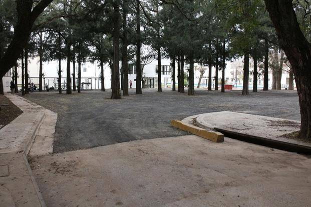 Dos playas, la misma polémica