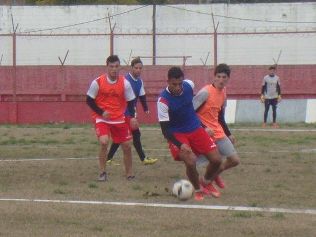 Argentino de Quilmes aparece en el horizonte de Cambaceres