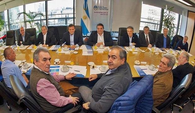 Polémica por un posible bono para compensación salarial
