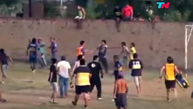 VIDEO: Brutal agresión a un árbitro en Formosa