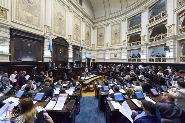 Es ley la paridad de género en las listas electorales para la Provincia