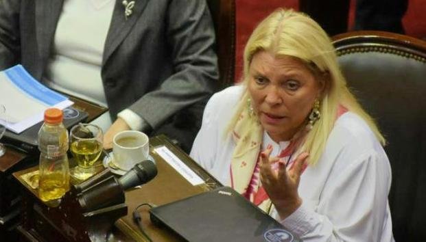 Carrió fue dada de alta y agradeció "todas las muestras de afecto"