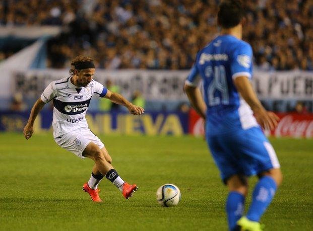 Lugones: "Blanco tiene a los barras de Racing, Onofri a los de Gimnasia y yo a los dos juntos"