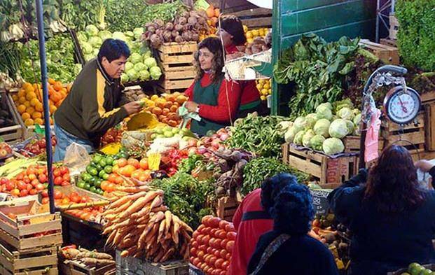 Mercados y ferias, de la mano de Eduardo Duhalde