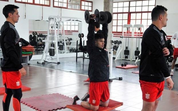 Tareas de gimnasio y tácticas en el entrenamiento pincha