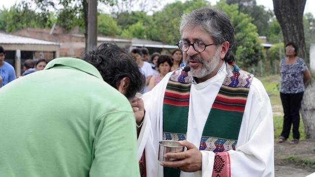 No descartan que el cura tucumano haya sido inducido al suicidio