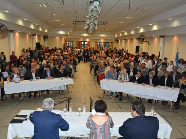 Distinguen a vecinos e instituciones por su labor en Berisso