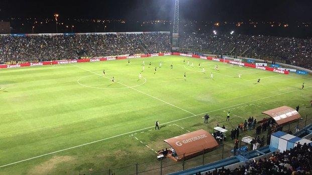 Boca empató con Olimpia en Jujuy en un final escandaloso