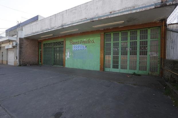Querían irse sin pagar y casi matan a comerciante