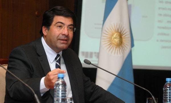 Echegaray volvió a su puesto de la aduana y gana $130 mil