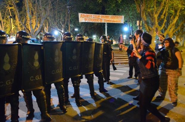 Rosario: graves incidentes en cierre del Encuentro Nacional de Mujeres
