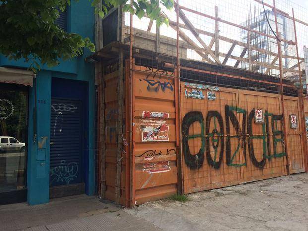 Clausuran obra en construcción lindera a la casa donde se hundió el piso