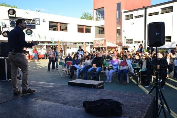 Miles de vecinos visitaron la Feria del Libro de City Bell