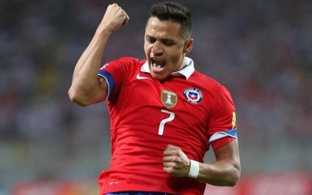 Con un doblete del Rey Arturo, Chile venció a Perú