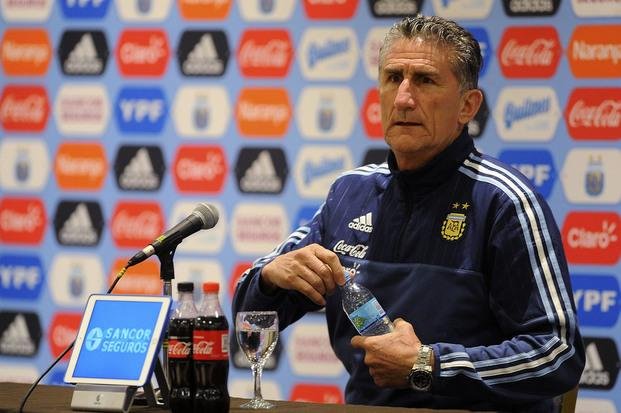 El Patón se puso del lado de los jugadores por las críticas