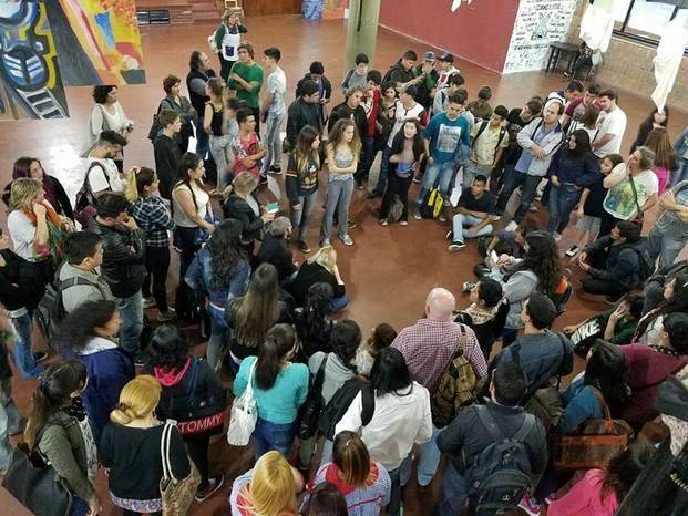 Estudiantes del Normal tomaron la ecuela