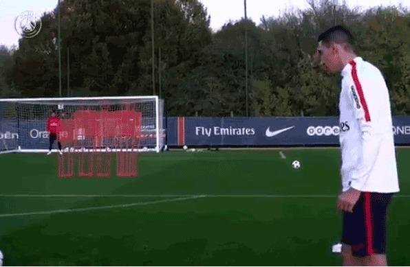 Cuatro de cuatro: la increíble eficacia de Di María practicando tiros libres