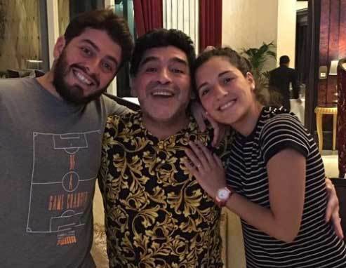 Diego Maradona festeja sus 56 años junto a su familia