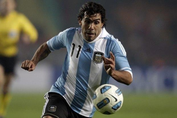 EL DT de la Selección habló de jugar en la Bombonera y de la situación de Carlos Tevez