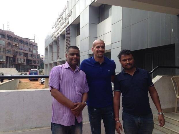 Verón, de reunión en India