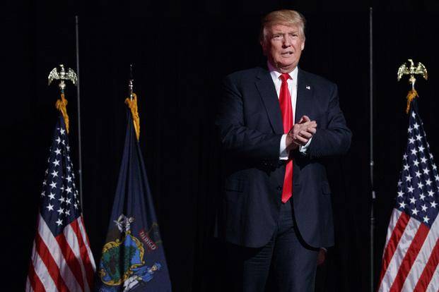 Ahora Trump acusa a Hillary de drogarse para la campaña