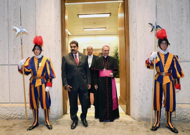 Con la mediación del Vaticano, Venezuela se abre al diálogo