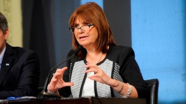Bullrich sugirió a la AFA esperar "un poco" para la vuelta de los visitantes