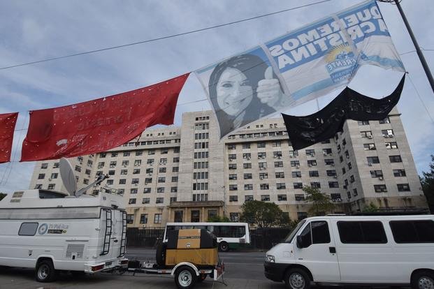 Dirigentes del kirchnerismo acompañaron a Cristina a Tribunales