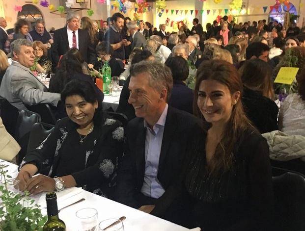 Macri acompañó a Margarita Barrientos en la cena anula de Los Piletones