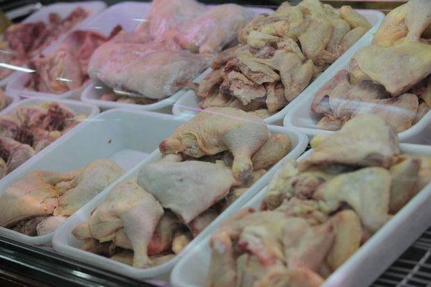 Se agranda la brecha y el pollo ya vale menos de la mitad que la carne vacuna