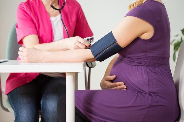 La hipertensión, detrás de los embarazos riesgosos