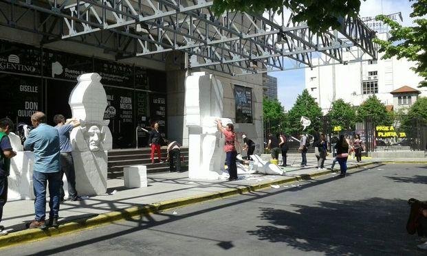 En el Argentino sacaron la protesta a la calle