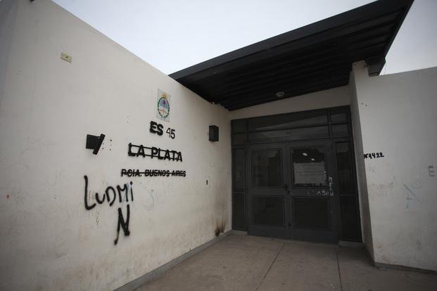 En la “escuela del miedo” el lunes retoman las clases pero sigue el reclamo por seguridad