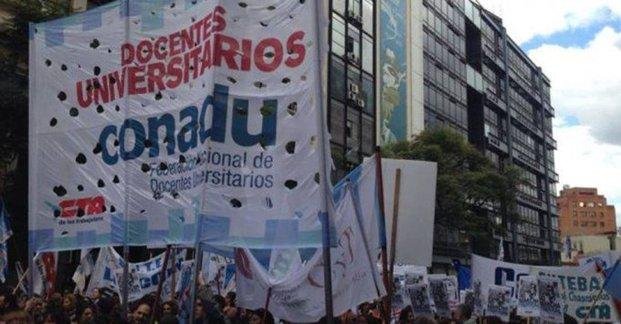Los gremios afirmaron que el paro tuvo 'alto acatamiento' y la Conadu convocó a otra huelga