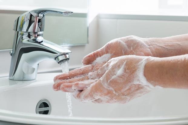 Lavarse las manos es salud: baja a la mitad las enfermedades infantiles