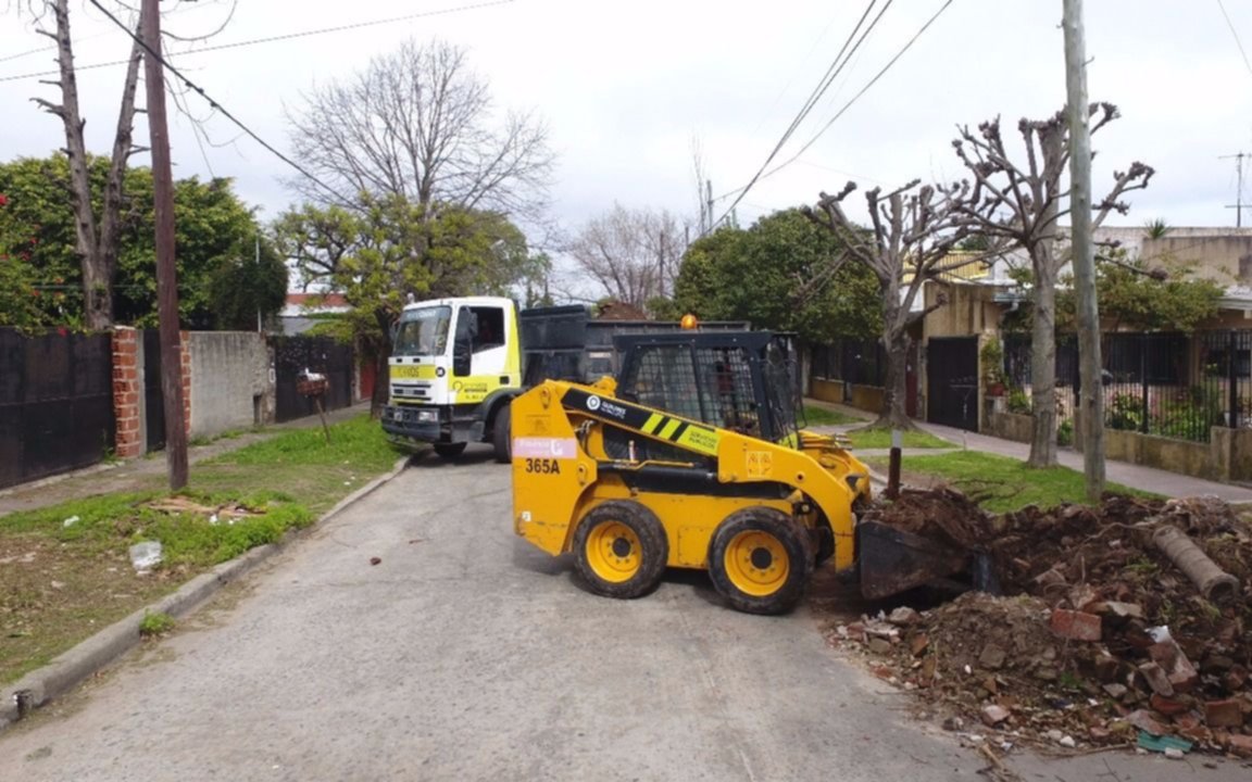 Operativo integral de limpieza en La Colonia