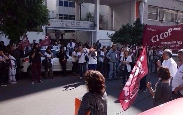 Médicos bonaerenses reclamaron el cumplimiento de los acuerdos paritarios