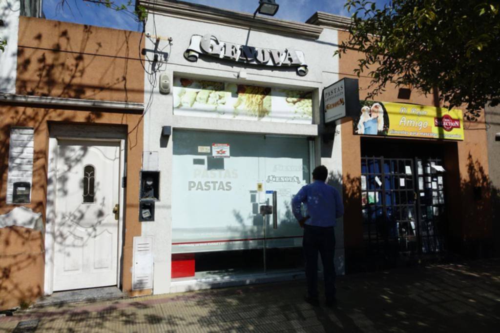 Los negocios siguen siendo blanco de los ladrones, de madrugada o en horario pico