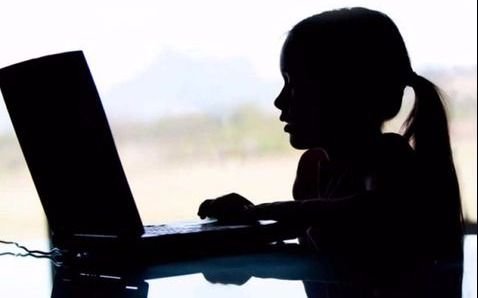 Para tener pruebas, una nena de 10 años filmó a su padre abusando de su amiga 