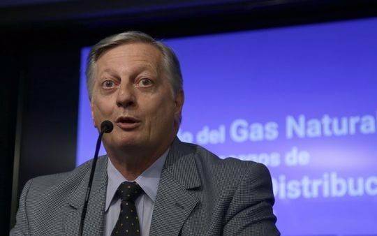 Aranguren anunció que se agregarán 3.100 megavatios al sistema eléctrico