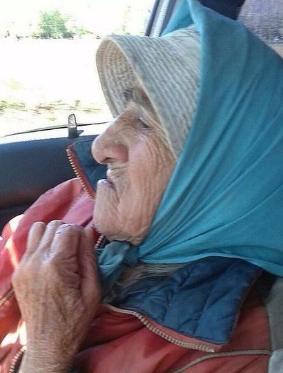 Una historia que conmovió las redes: la abuela que camina 10 kilómetros para hacer las compras
