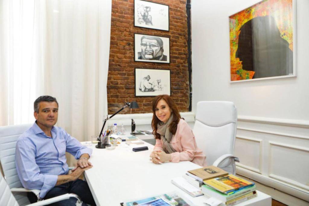 Cristina salió a cruzar la foto de intendentes con Pichetto