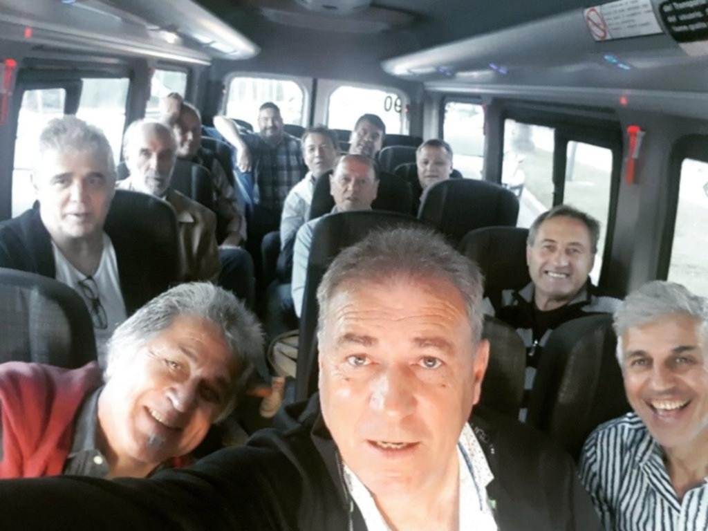 Campeones, presentes