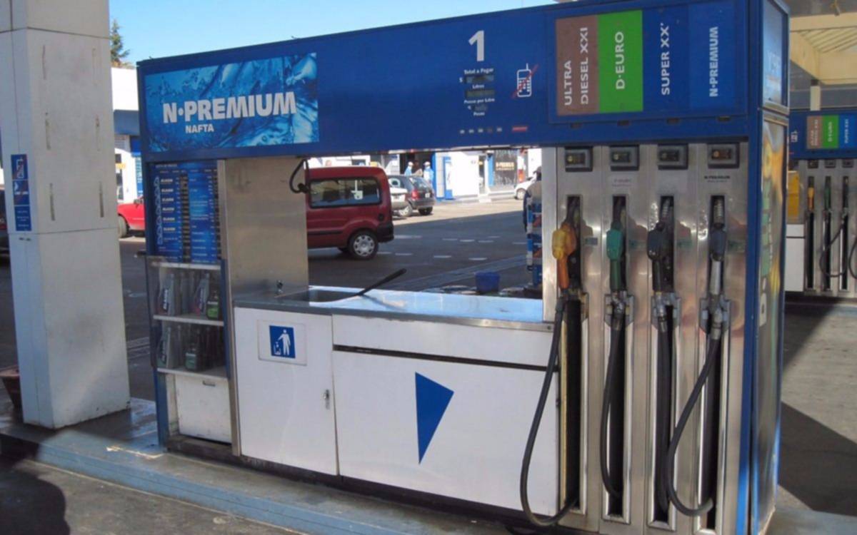 Estiman que las naftas subirán 10% después de las elecciones