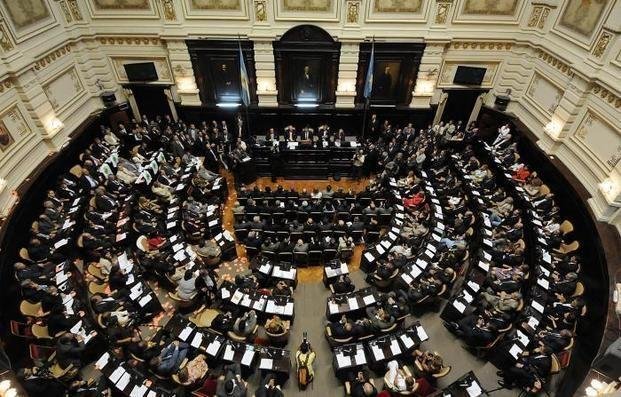 Vidal achicará gastos políticos y eliminará cargos y estructuras
