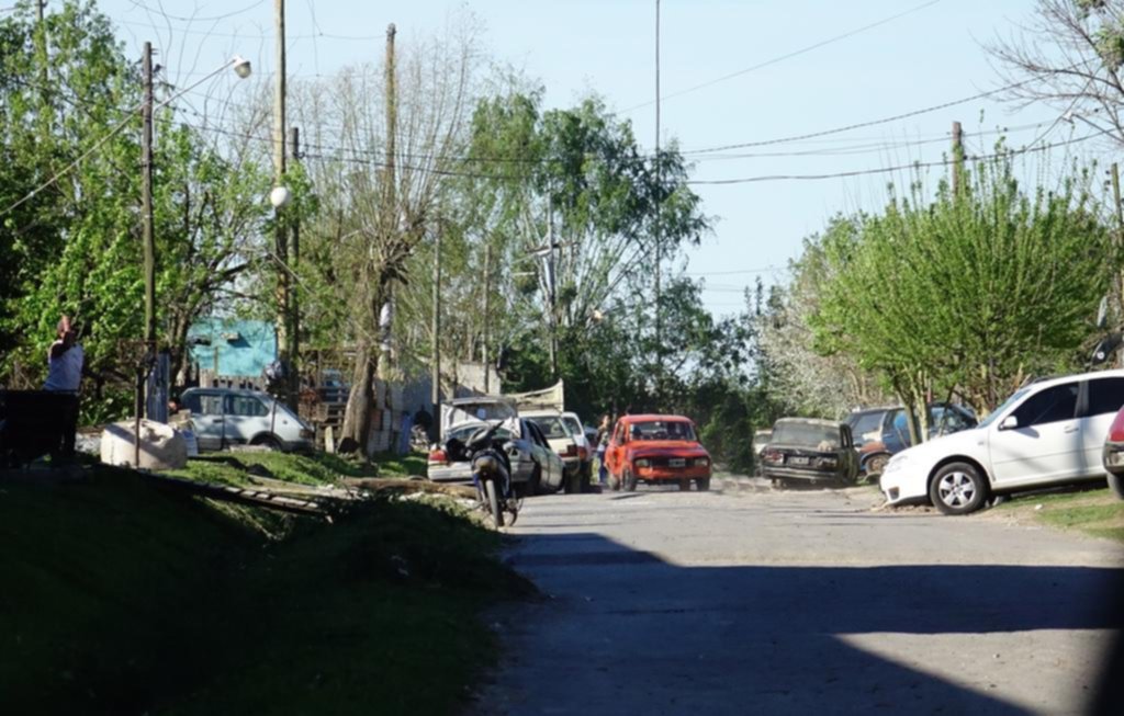 Hallaron en Tolosa a un chico encadenado y a su hermanito de 2 años