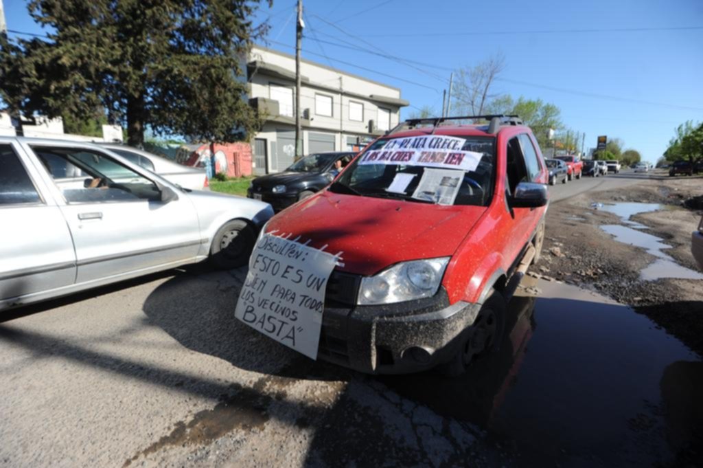 “Cráteres” que movilizan a los vecinos
