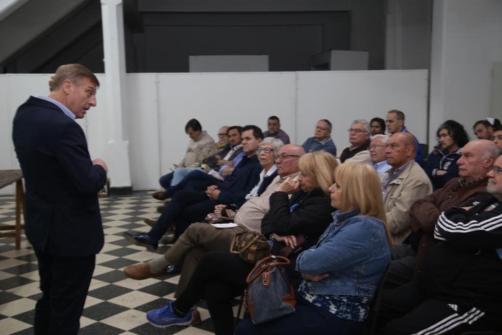 Hablaron con socios sobre el concurso