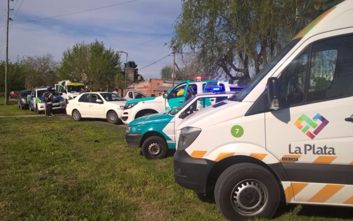 Gran despliegue por motociclista herido en siniestro vial en Hernández
